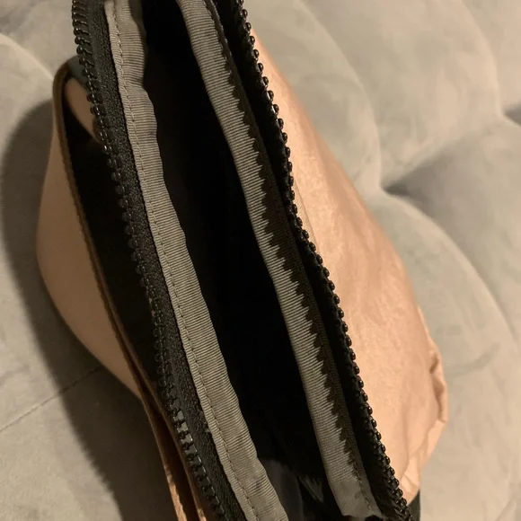 RARE 🦄 Original OG Lululemon Everywhere Belt Bag Peach Gold TB2 - Picture 7 of 13